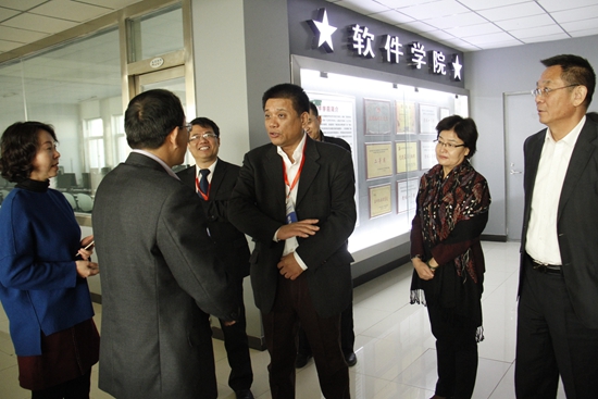 参观软件学院1.jpg